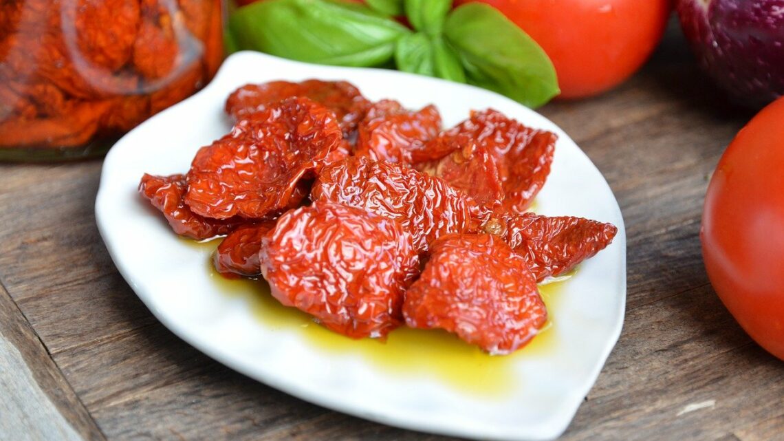 Pomodori secchi ricetta, conservazione e idee per l’uso