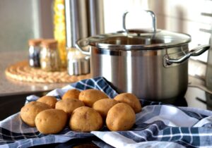 la buccia delle patate fa male - Perledigusto.it